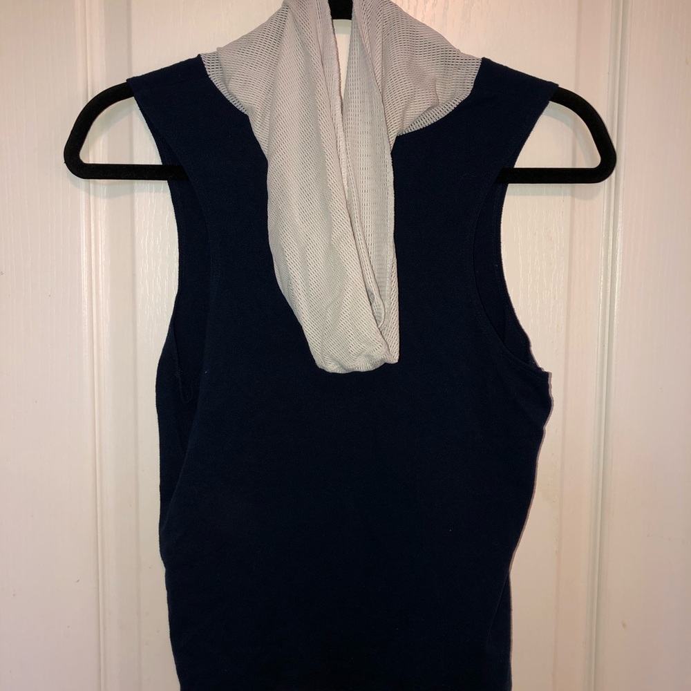 Fitigues Hooded Sleeveless Top - Picture 2 of 7